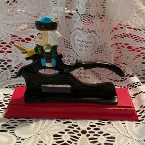 Vintage Cast Iron Nut Cracker!